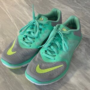 Nike FS Lite Run 3 sneakers.